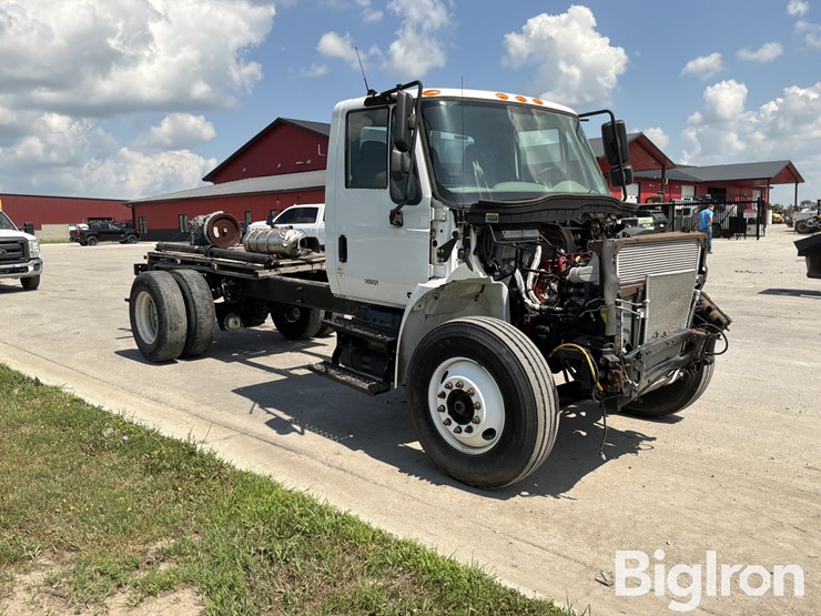 2019-international-durastar-4300-image-3