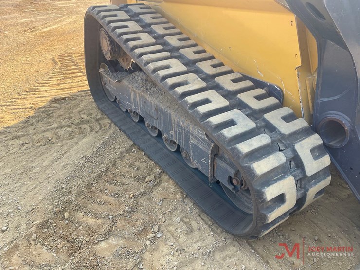 2021-deere-331g-image-7