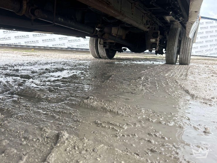 2011-ford-f550-image-25