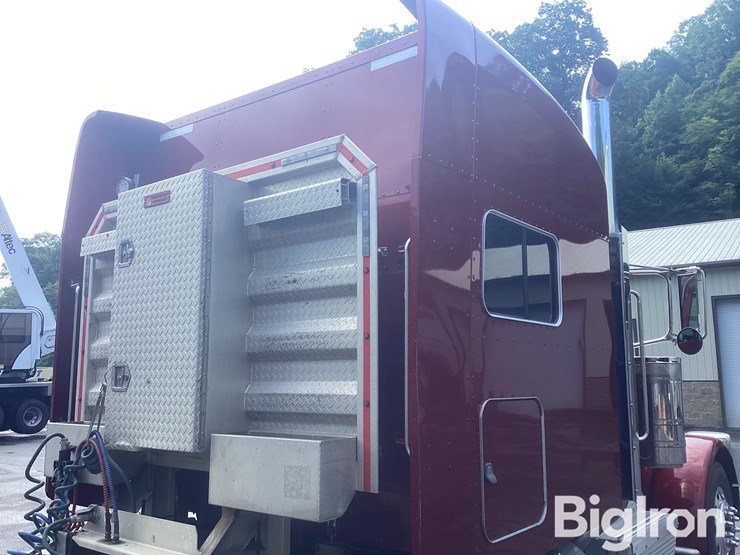 2014-peterbilt-389-image-17