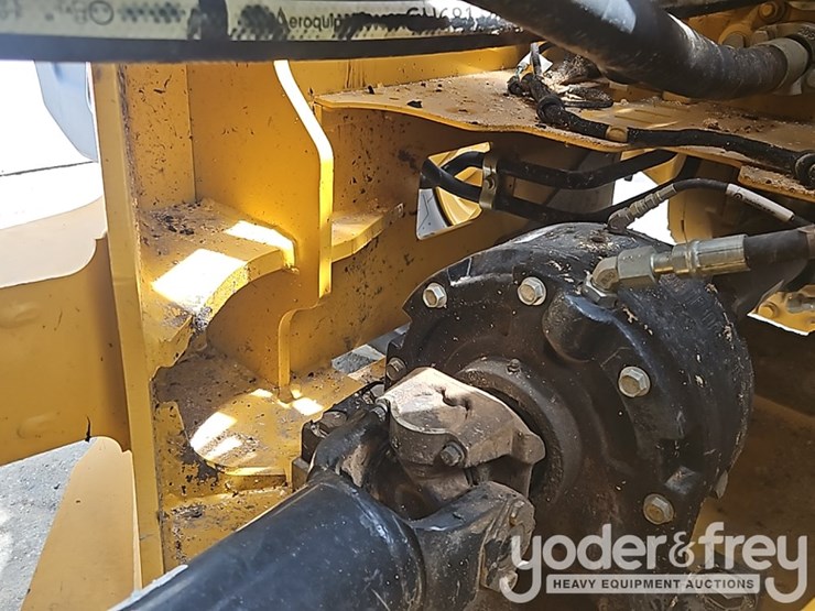 2023-deere-644p-image-44