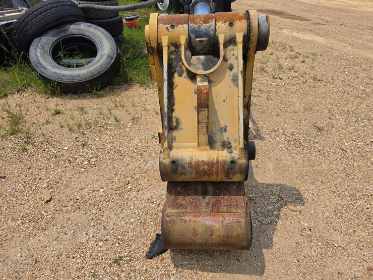 2023-caterpillar-374-image-135