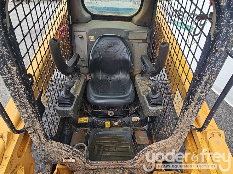 2023-caterpillar-289d3-image-23