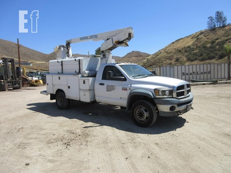 2010-dodge-ram-4500-image-2