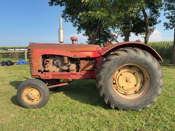 massey-ferguson-444-image-2