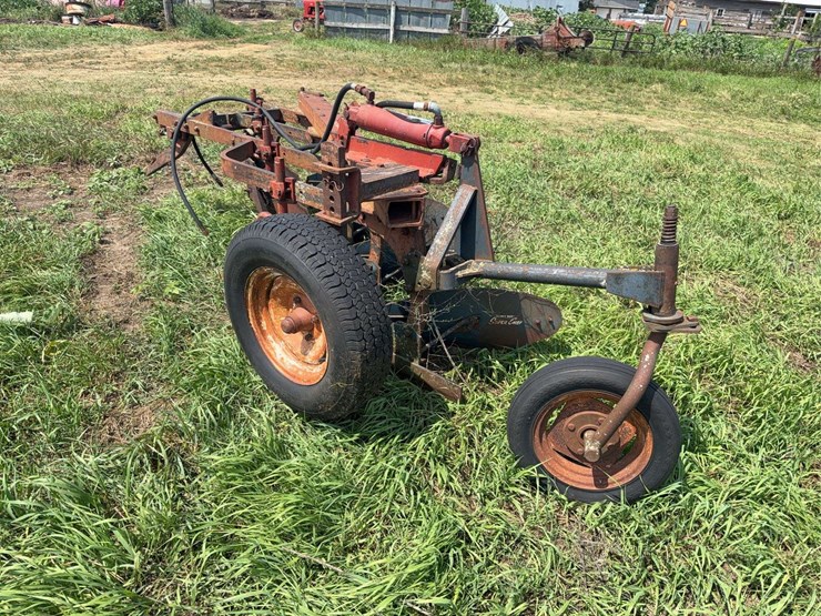 mccormick-deering-412-four-bottom-14”-fast-hitch-mold-board-plow-image-4