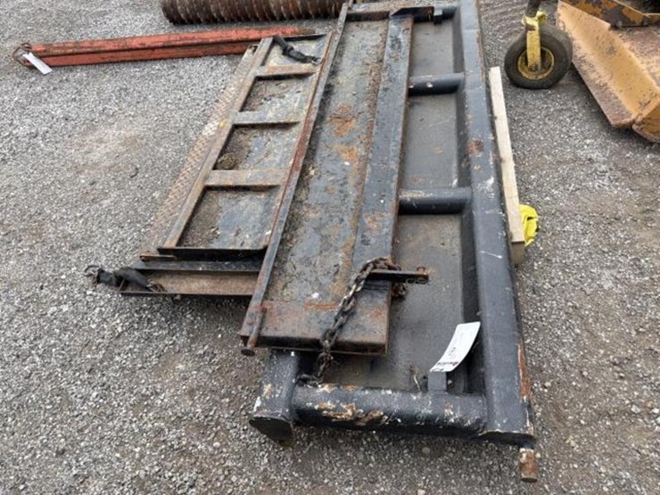 pallet-of-hd-tailgates-image-2