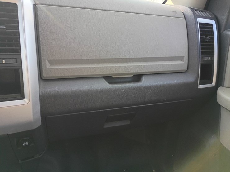 2012-dodge-1500-image-37