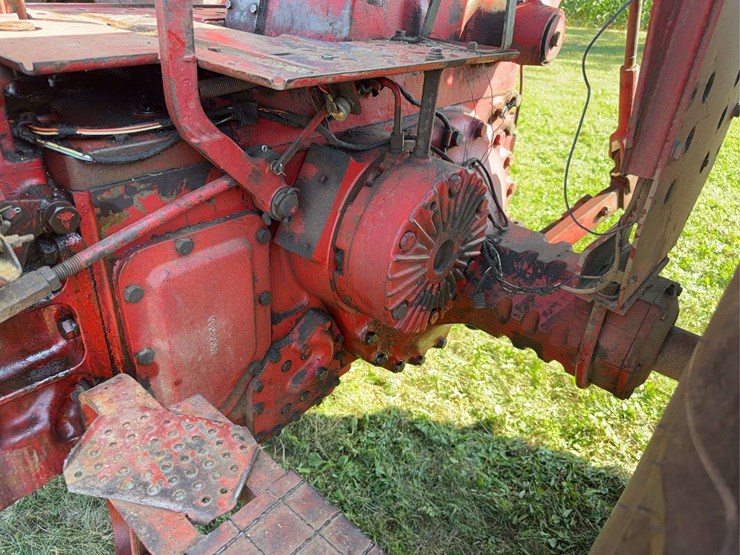 farmall-806-diesel-image-46