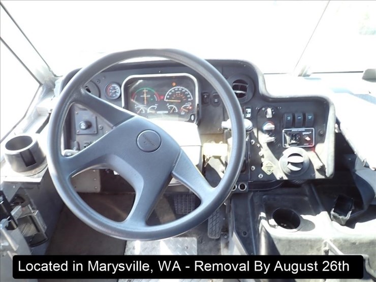 2012-freightliner-mt55-image-13