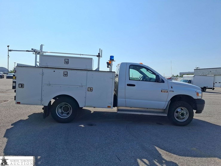 2008-dodge-ram-3500-image-4