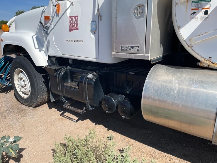 2005-vactor-2100-image-21