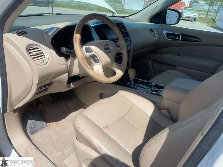 2015-nissan-pathfinder-image-11