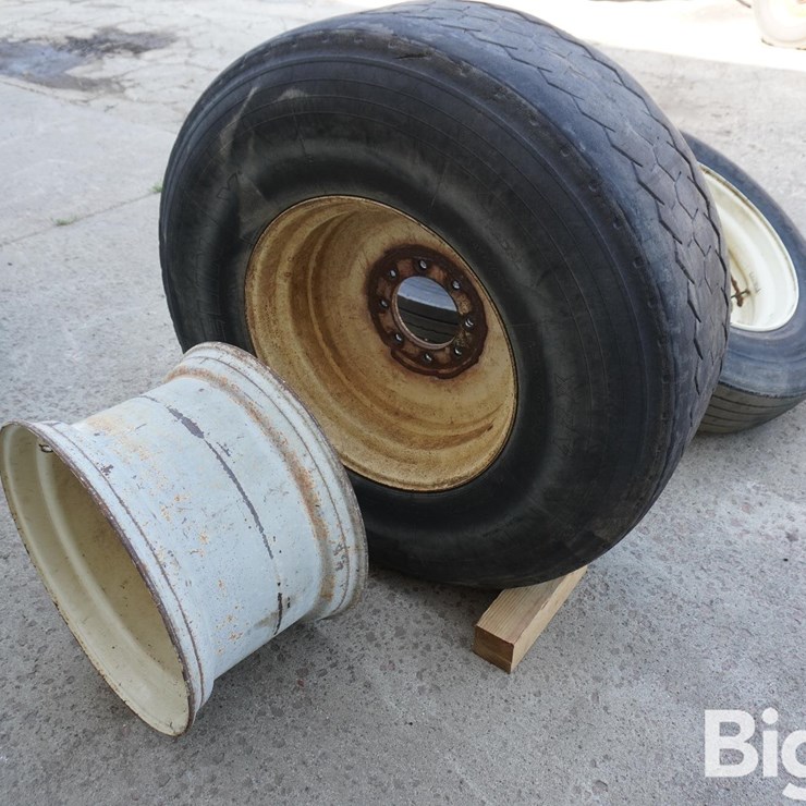 445/65R22.5 Tire And Rims