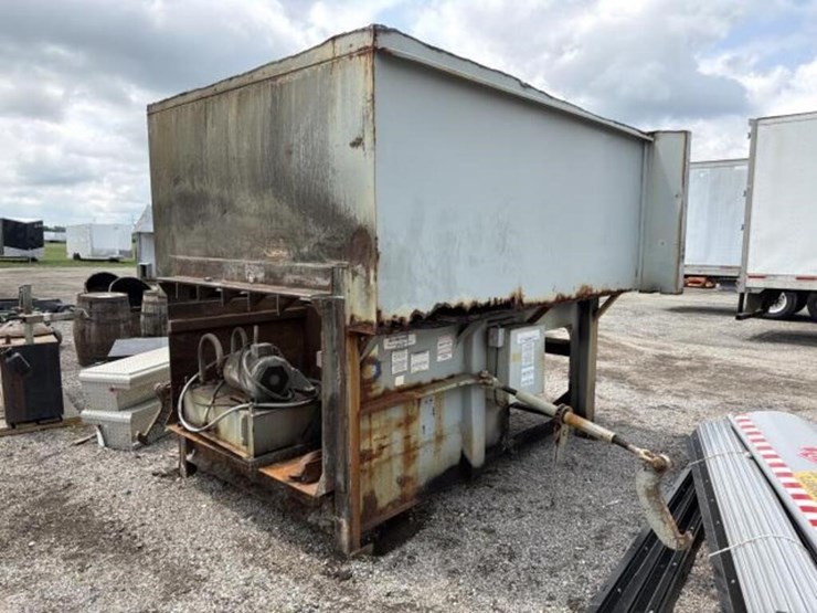 trash-compactor-image-4
