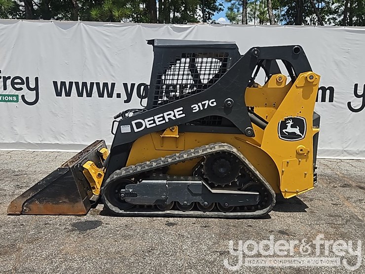 2019-deere-317g-image-2