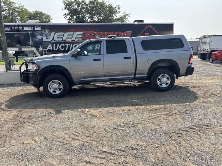 2022-dodge-3500-image-2