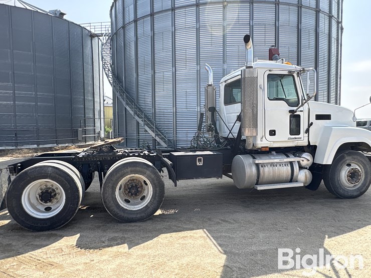 2005-mack-ch613-image-4