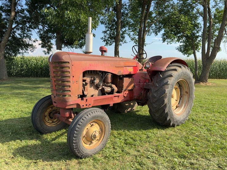 massey-ferguson-444-image-1