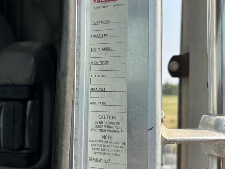 2007-kenworth-w900-image-17