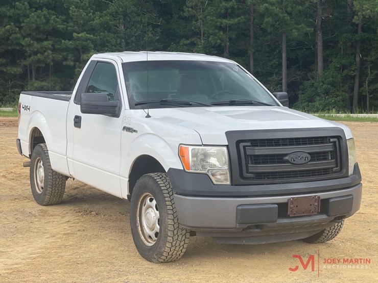 2013-ford-f150-xl-image-1