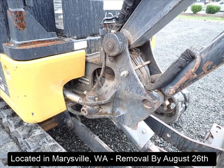 2019-deere-17g-image-3