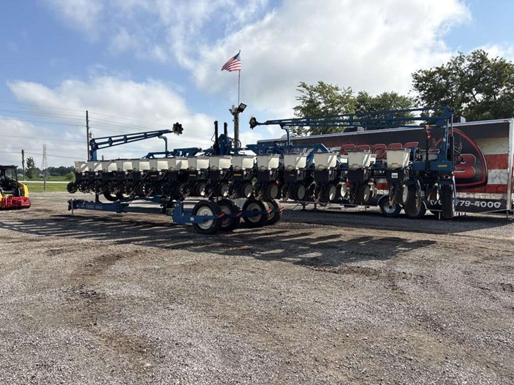 2007-kinze-3600-image-2