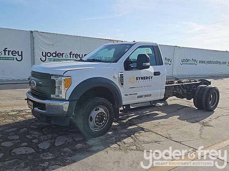 2017-ford-f550-image-1