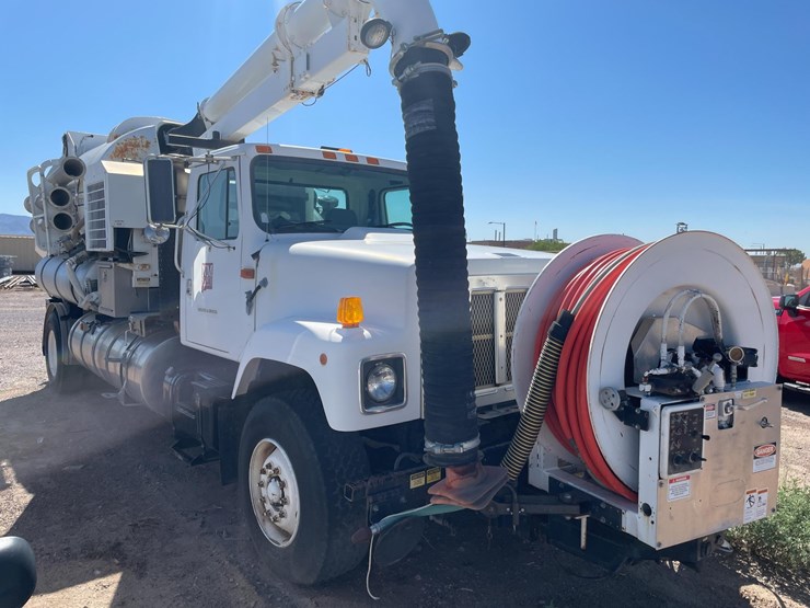 2005-vactor-2100-image-2
