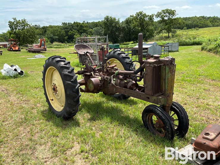 john-deere-b-image-3