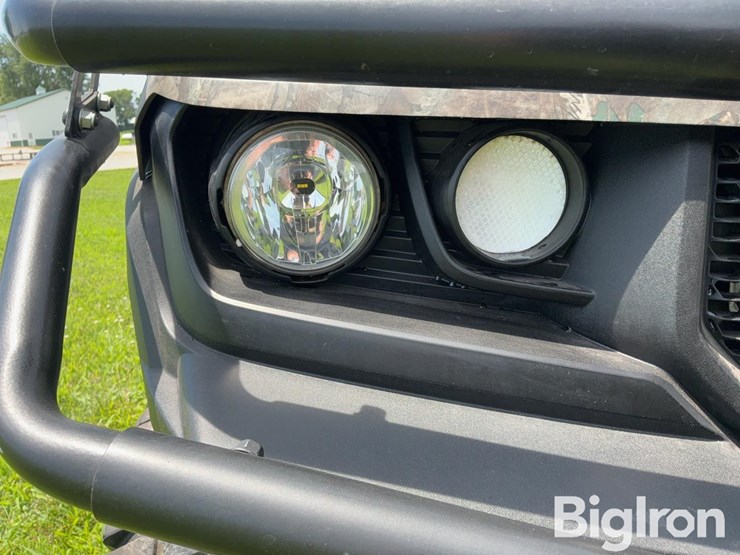 2023-john-deere-gator-image-10