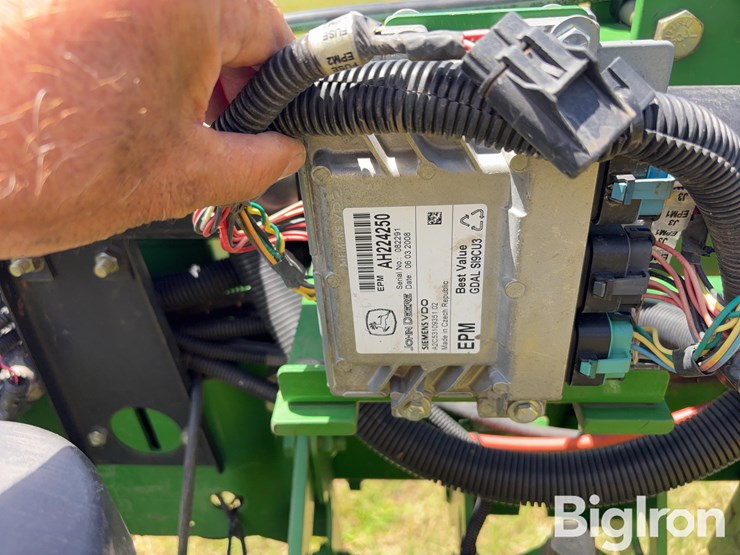 john-deere-7300-image-18