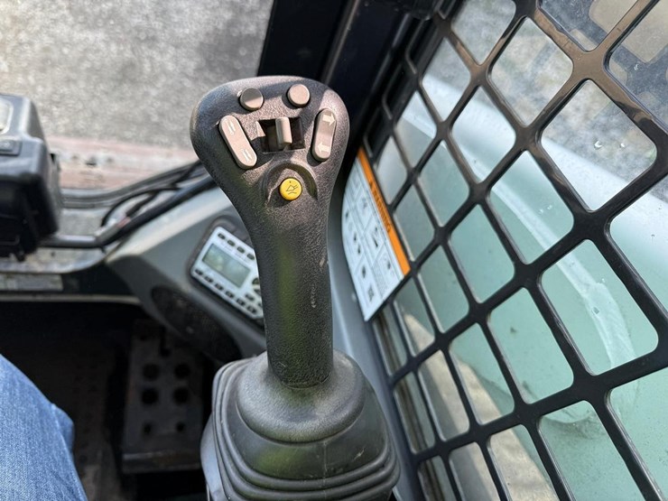 2019-bobcat-t770-image-21