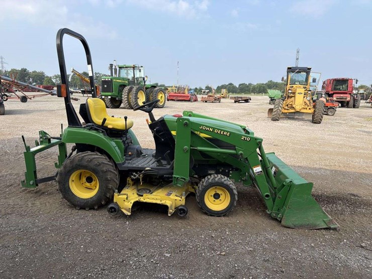 john-deere-2210-image-6