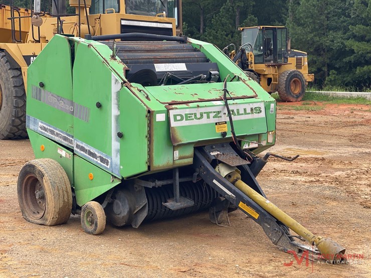 deutz-allis-round-baler-image-1