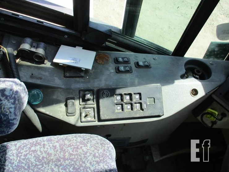 1999-mci-e4500-image-11