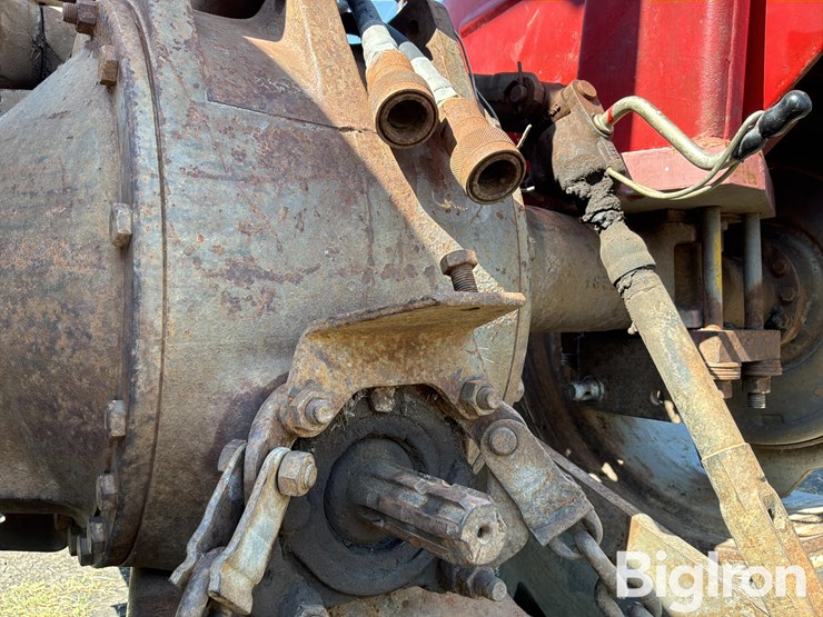 1978-massey-ferguson-135-image-13