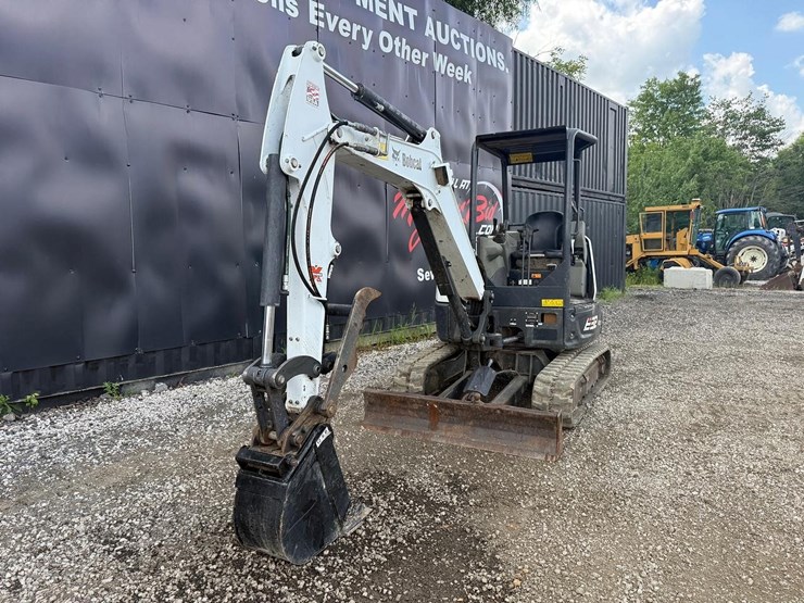 2017-bobcat-e32i-image-7