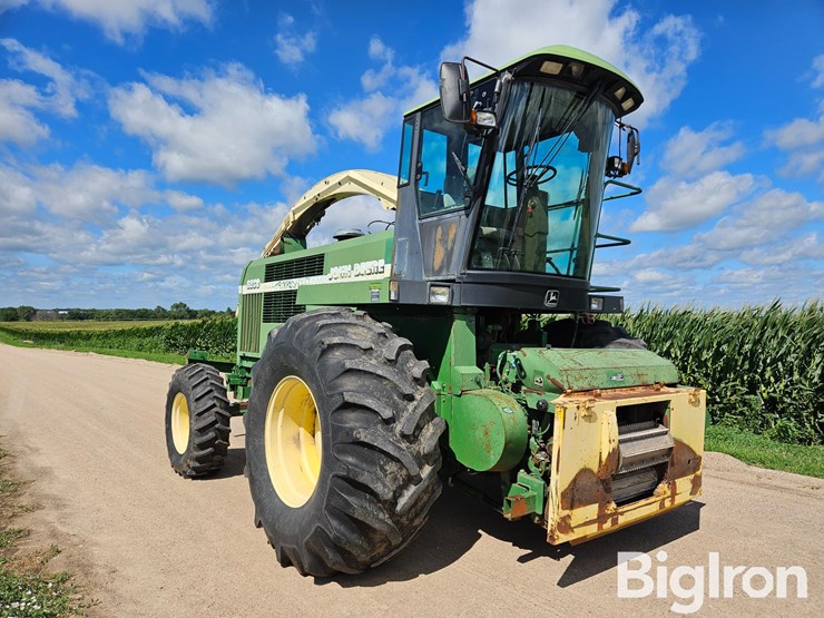 1998-john-deere-6850-image-3