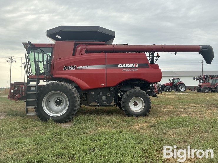 2011-case-ih-8120-image-8