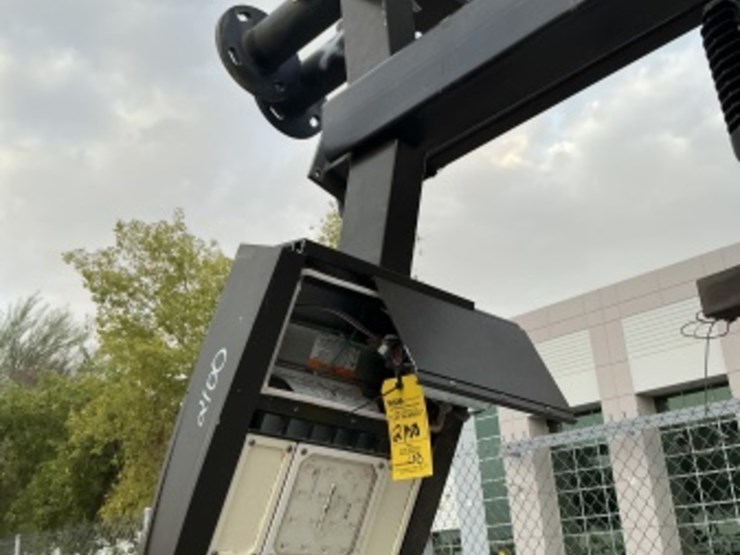 lot-of-asst-parking-lot-lights-&-poles-image-4