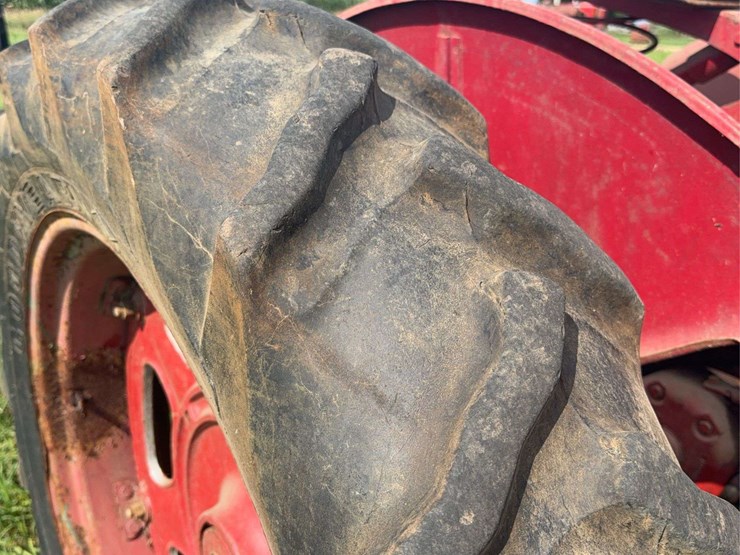 farmall-200-image-34