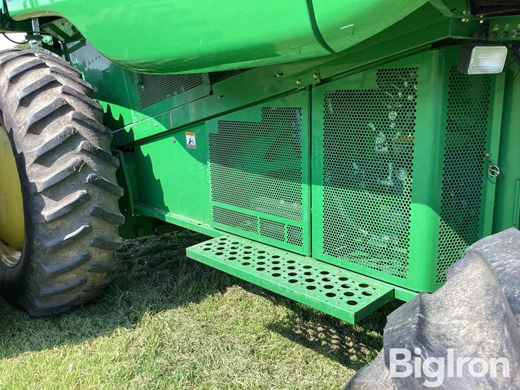 2010-john-deere-9770-sts-image-19