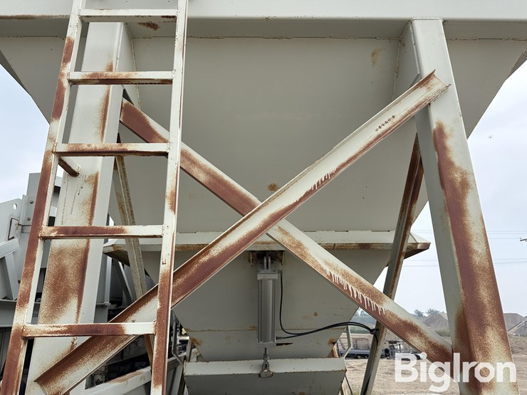 2000-homemade-3-feed-bin-on-t/a-carrier-image-11