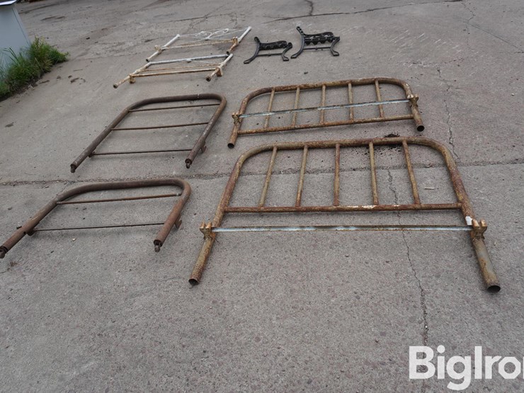 bench-brackets-&-headboards-image-2