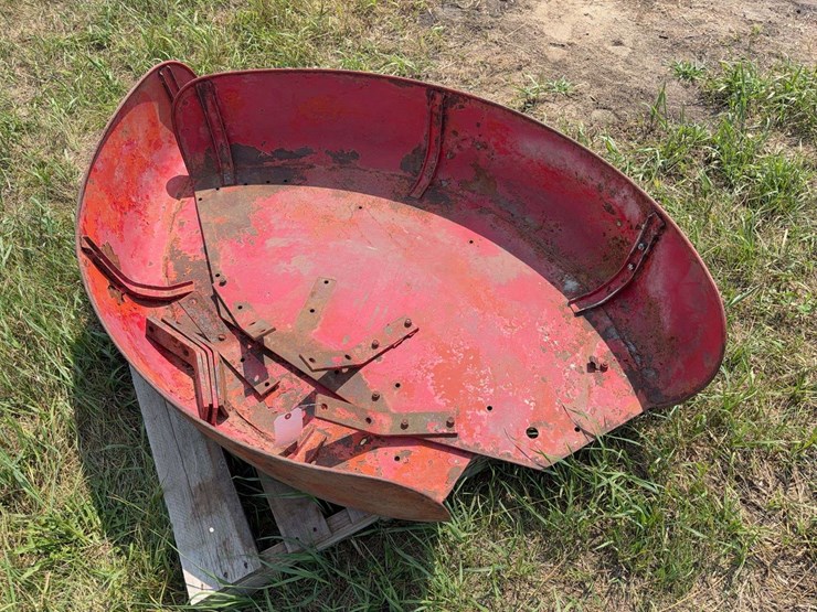 farmall-wheatland-fenders-image-1