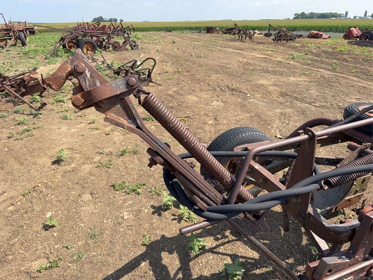 mccormick-deering-four-bottom-pull-tyle-mold-board-plow-image-5