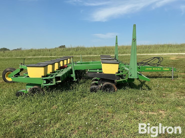 john-deere-7000-image-4