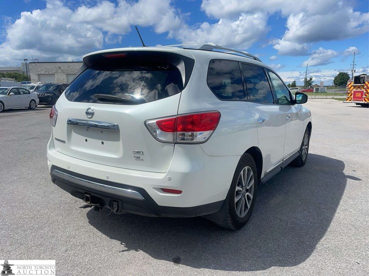 2015-nissan-pathfinder-image-5
