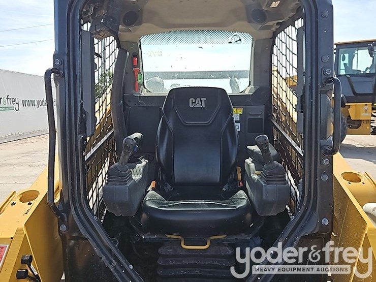 2025-caterpillar-255-image-25